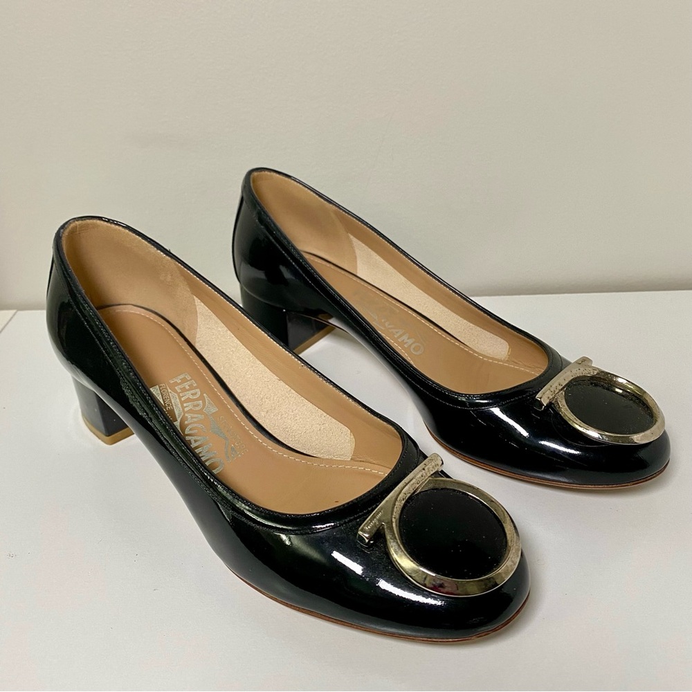 Salvatore Ferragamo Ena 40mm Pumps Black Patent Buckle 7.5B